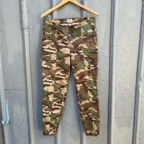 J. Crew 9" Cargo Camouflage Toothpick Pants, size 31 - Picture 2 of 9